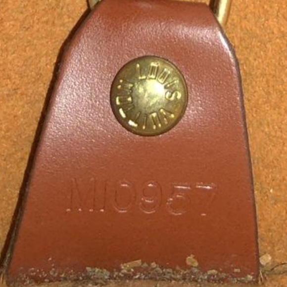 ✔💯Authentic Louis Vuitton Epi Soufflot Hand Bag - Picture 8 of 10